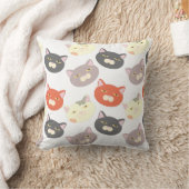 子猫おもしろいヘッズカートゥーン幸せパターン クッション (ブランケット)