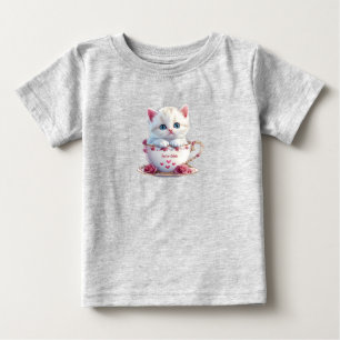 子猫がカップに入ったピンクの花のベビーTシャツ ベビーTシャツ
