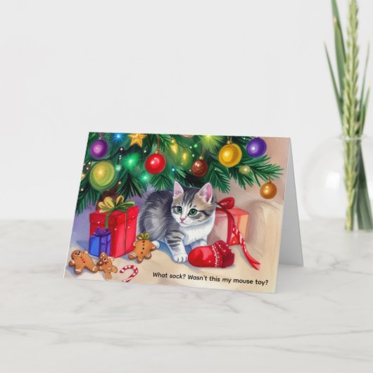 子猫がクリスマスツリーの下でママの靴下を追いかける シーズンカード (正面)