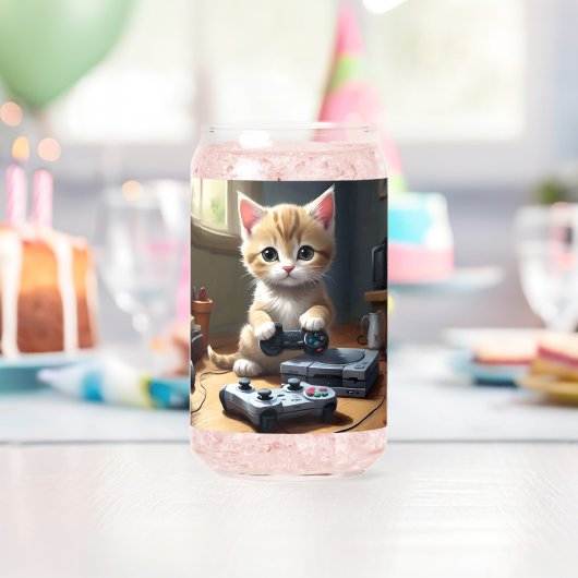 子猫がゲーム機で遊んでいる、 ガラス缶 (インサイチュ (バースデー))