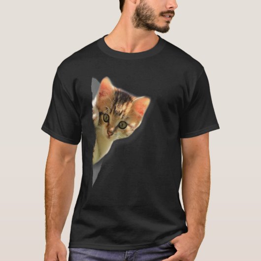 子猫が破った布 猫 ネコ飼い 猫好きな女性 Tシャツ (正面)