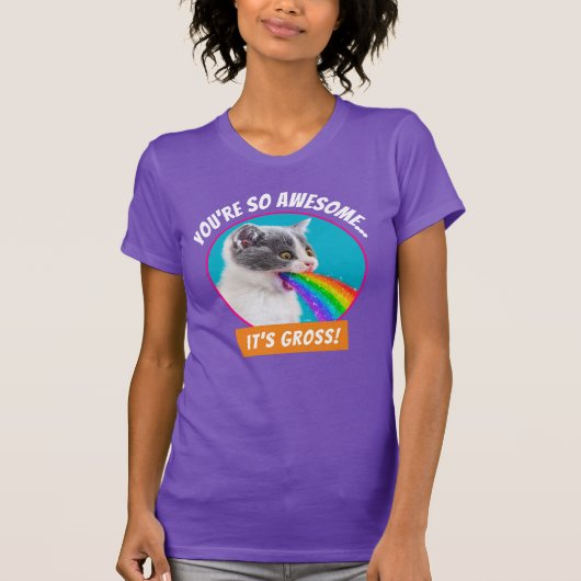 子猫が虹をこぼす Tシャツ (正面)