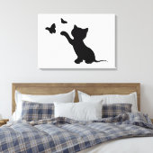 子猫が蝶と遊ぶ キャンバスプリント (インサイチュ (寝室))