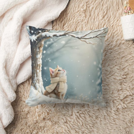 子猫が雪片を見つめる クッション (ブランケット)