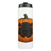 子猫たっぷりのカボチャ – かわいい黒猫ハロウィン タンブラー (正面)