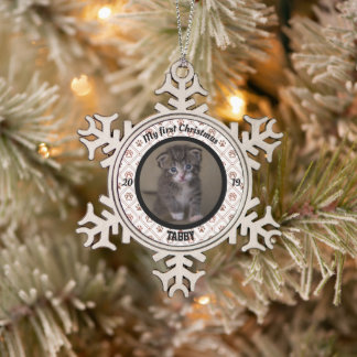子猫のパーソナライズされた初めてのクリスマス写真 スノーフレークピューターオーナメント
