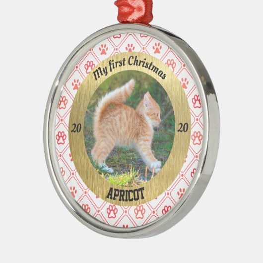 子猫のパーソナライズされた初めてのクリスマス写真 メタルオーナメント (左)