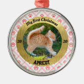 子猫のパーソナライズされた初めてのクリスマス写真 メタルオーナメント (正面)