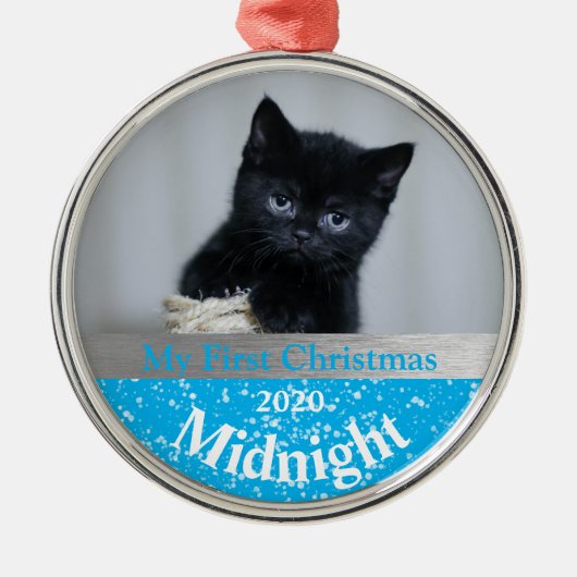 子猫のパーソナライズされた初めてのクリスマス写真 メタルオーナメント (正面)