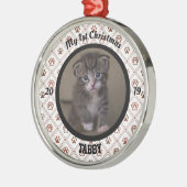 子猫のパーソナライズされた初めてのクリスマス写真 メタルオーナメント (左)