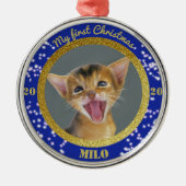 子猫のパーソナライズされた初めてのクリスマス写真 メタルオーナメント (正面)