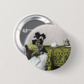 子猫のヴィンテージのビクトリアンな女の子の茶時間 缶バッジ (正面&裏面)