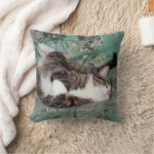 子猫の不精な日 クッション (ブランケット)