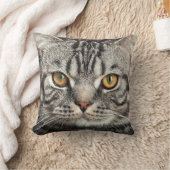 子猫の顔のクローズアップの枕 クッション (ブランケット)