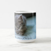 子猫はバラのつぼみの猫マグ コーヒーマグカップ (中央)