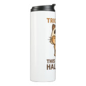 子猫は初めてのハロウィーンの準備ができてマスクを着ている タンブラー (回転左)