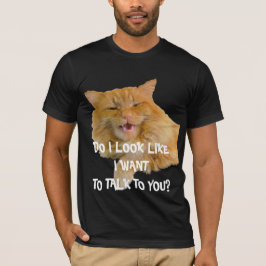 子猫は「私はあなたと話したいように見える?」 Tシャツ