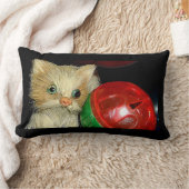 子猫まくら。おもしろい。 ランバークッション (ブランケット)