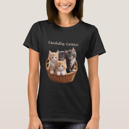 子猫を愛する人たちがクルーを抱き締める Tシャツ (正面)