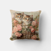 子猫バスケットピンクローズヴィンテージ絵画ズ クッション (正面)