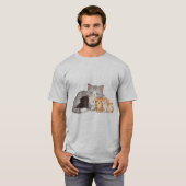 子猫ファミリーの寄り添い Tシャツ (正面フル)