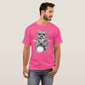 子猫ロックバンドのドラマー猫がドラム演奏 Tシャツ (正面フル)