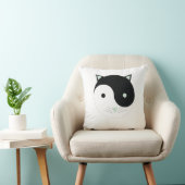 子猫陰陽（ミントグリーン、ブラック、ホワイト） クッション (椅子)