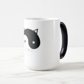 子猫陰陽（ミントグリーン、ブラック、ホワイト） モーフィングマグカップ (正面右)