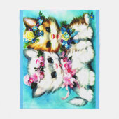 子猫2匹と花が多い フリースブランケット (正面)