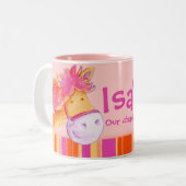 子馬のピンクのチャンピオンの馬のライダーは女の子をマグと名前を挙げます ツートーンマグカップ (正面左)