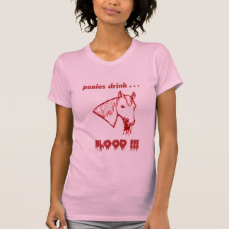 子馬の飲み物の血!!! Tシャツ