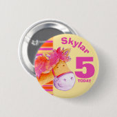 子馬の馬の第5誕生日のピンクの黄色いボタン 缶バッジ (正面&裏面)