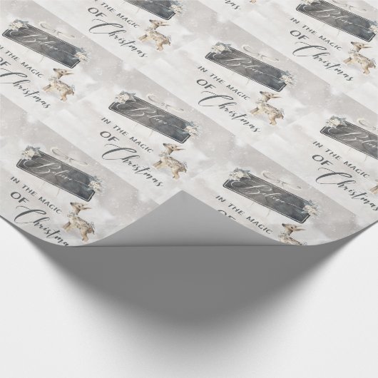 子鹿を飾る愛らしいクリスマスの森の風景 ラッピングペーパー (角)