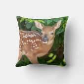 子鹿生まれたばかりののポートレート クッション (裏面)