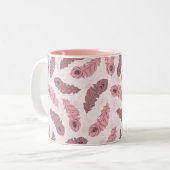 孔雀の羽が付いているパターン ツートーンマグカップ (正面左)