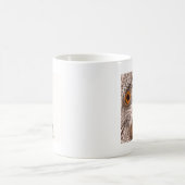 孔雀の羽のような背景 コーヒーマグカップ (中央)