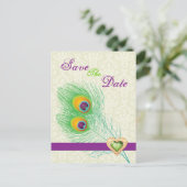 孔雀の羽の宝石ハート結婚式の日付を保存 案内ポストカード (スタンド正面)