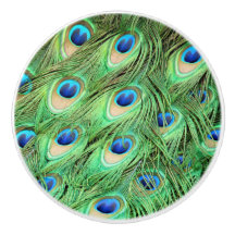 孔雀の羽の緑の鳥の引出しはノブを引っ張ります