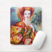 孔雀の羽を持つロマンチックな女性 マウスパッド (マウス)