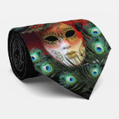 孔雀の羽を有する赤婦人とジェスターマスク ネクタイ (ロール)