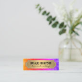 孔雀スタイリッシュ羽金ゴールド金属枠 スキニー名刺 (スタンド正面)