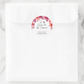 季節の花を飾ったブライダルシャワーのデザイン ラウンドシール (バッグ)