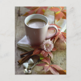 季節の落ち葉と温かいココア ポストカード