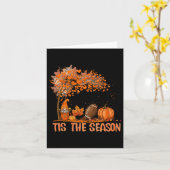 季節は秋の訪れ オレンジ色のスパイス フットボール 落ち葉 カード (黄色い花)