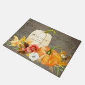 季節的な秋の収穫の喜ばしい徴候家族のカボチャ ドアマット (アングル)