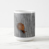 孤独なカタツムリのコーヒーマグ コーヒーマグカップ (中央)