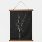 孤独な白い木 吊り下げ型タペストリー (正面)