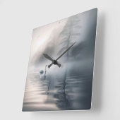 孤独な白鳥の霧の朝の湖 スクエア壁時計 (傾斜)