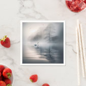 孤独な白鳥の霧の朝の湖 スタンダードカクテルナプキン (インサイチュ)