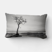 孤独な裸樹 ランバークッション (裏面)